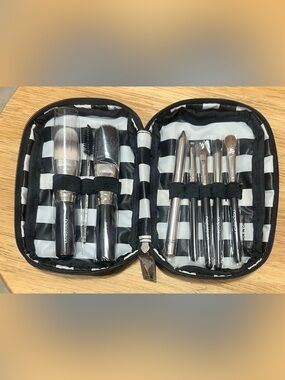 Napoleon Perdis Travel size Collection Makeup Brush Set
